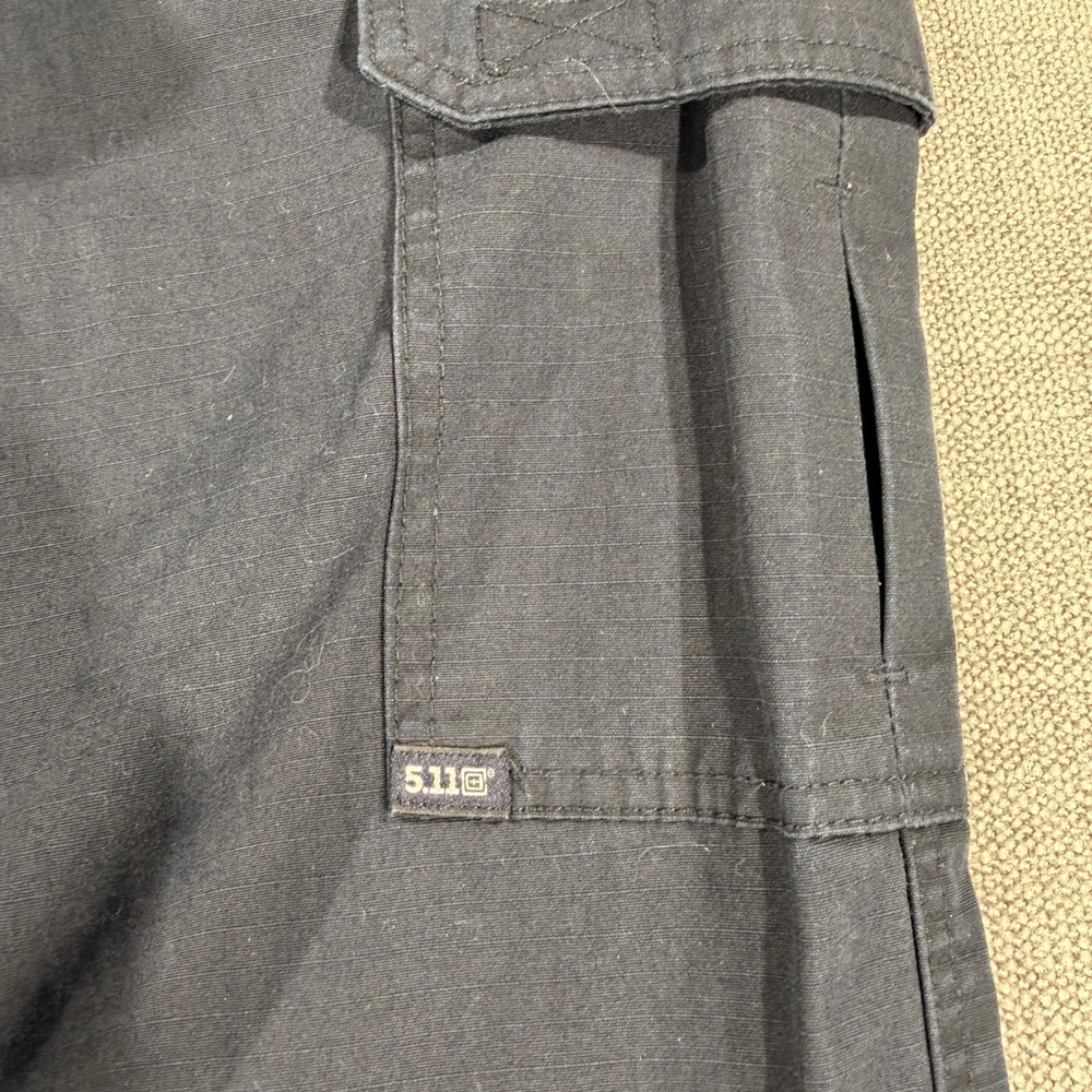 5.11 Tactical Cargo Pants Mens 36x30 Navy Blue Good Ripstop Utility 74273 - Picture 4 of 8